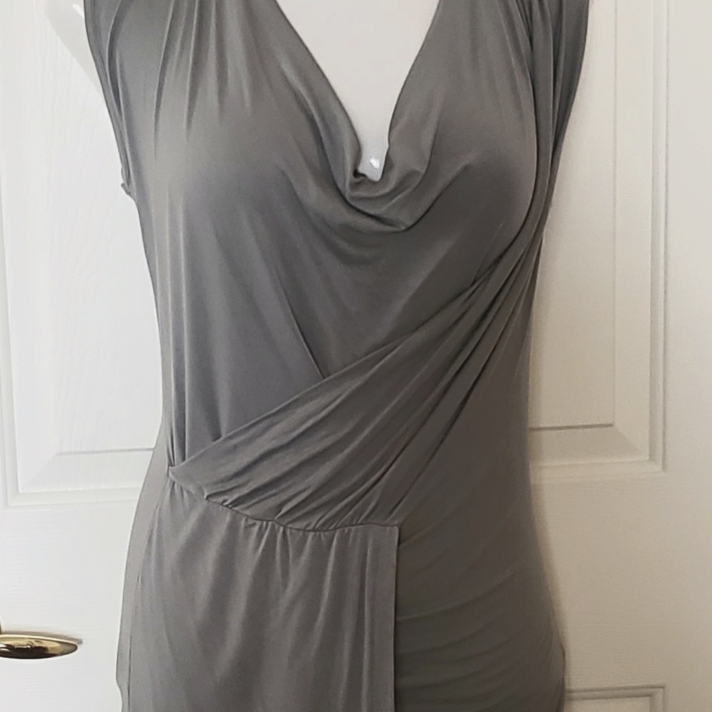 Vertigo Paris draped V-neck top. Silver/grey. Medium